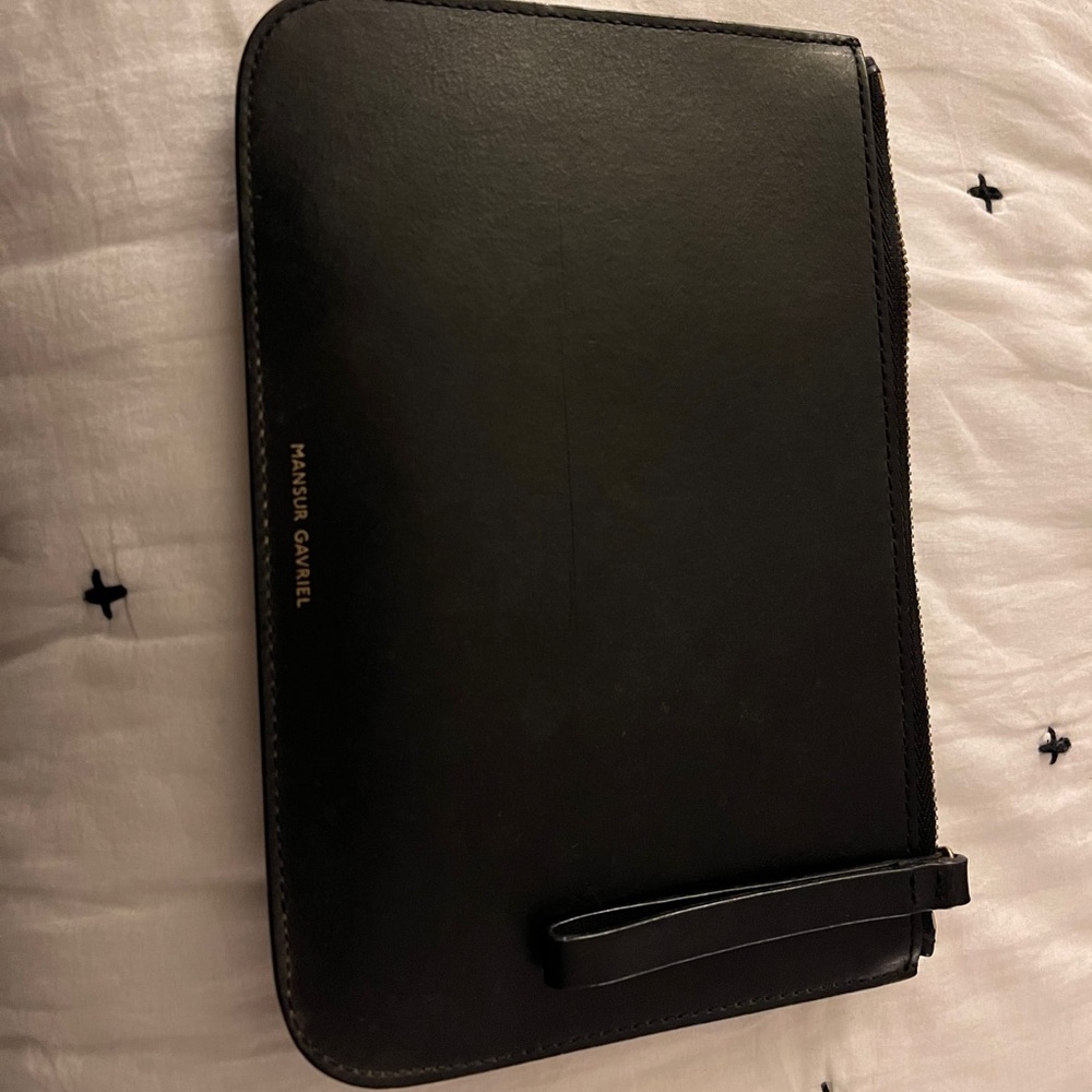 Gavriel wristlet